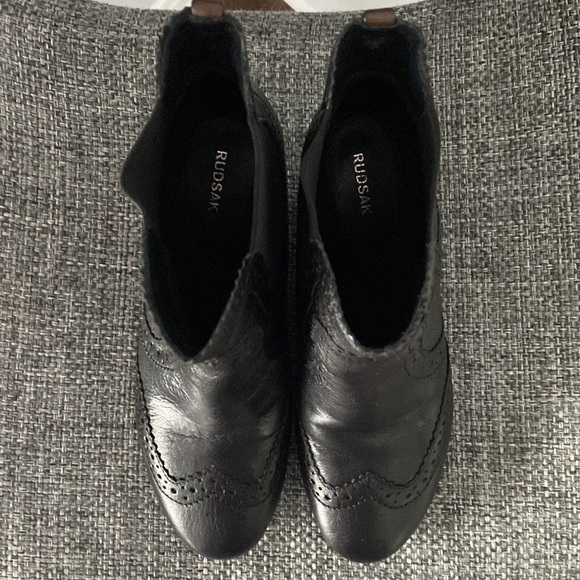 Rudsak booties .Black size 9 . Very good condition. Wore only twice. - Picture 4 of 6